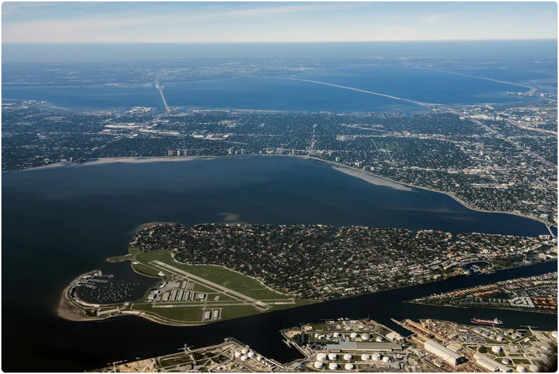 坦帕湾受益于一座新桥的连接&mdash;&mdash;图片由 &copy; Hsun337 | Dreamstime.com 提供