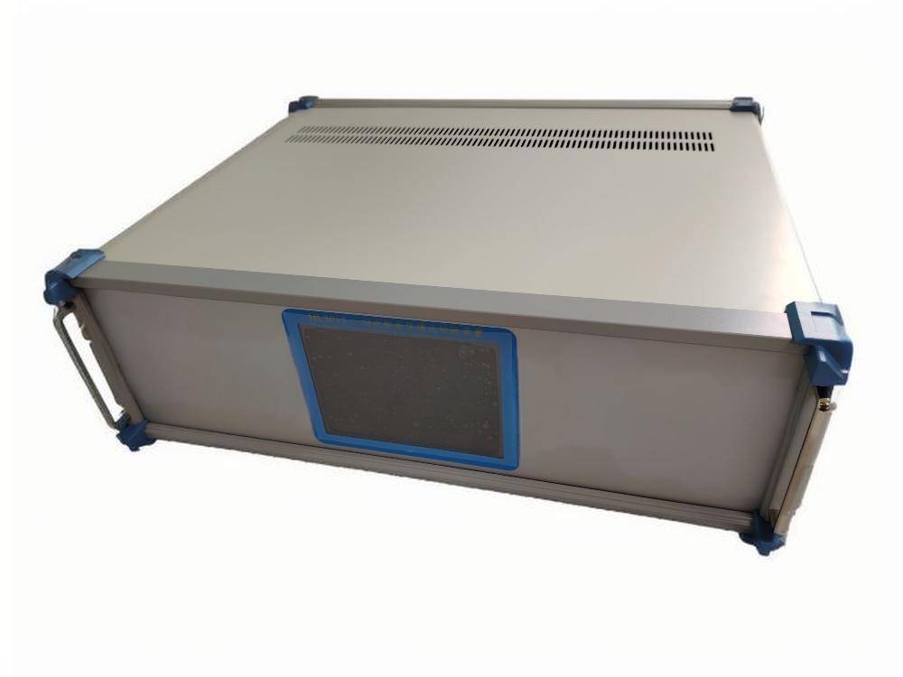 Aparelho de Calibração Portátil de Medidores de Energia Elétrica Trifásica