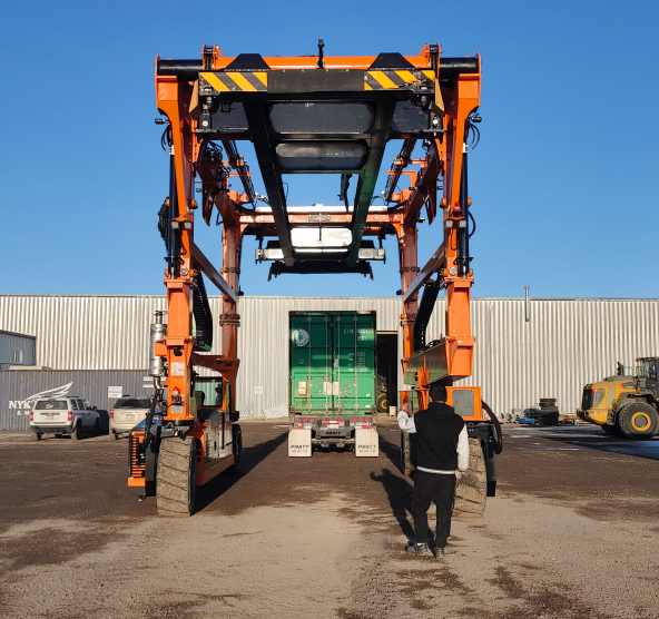 35T集装箱跨运车