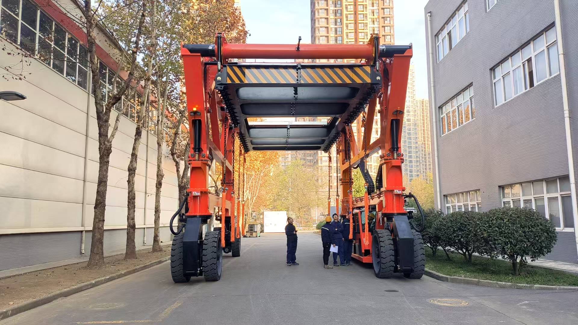 80T跨运车 集装箱搬运