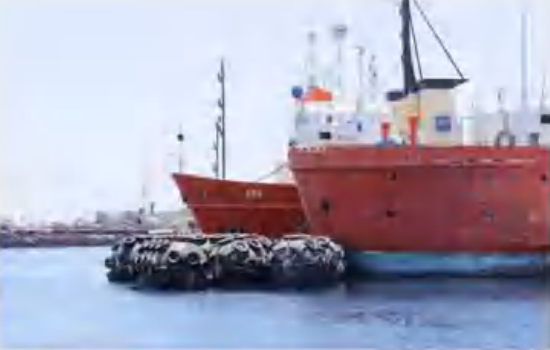 Guarda-margem inflável