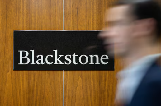 2023 年 1 月 18 日,美国纽约市黑石集团总部的标牌