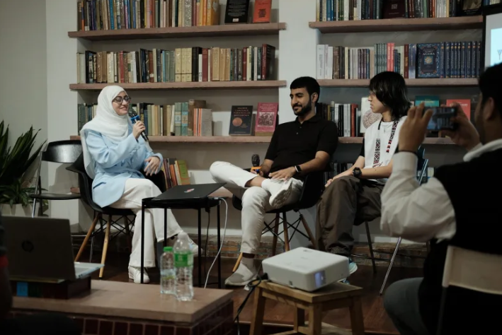 “超越边界”组织在马来西亚召集了 10 名年轻的变革者,举办了为期五天的研讨会。