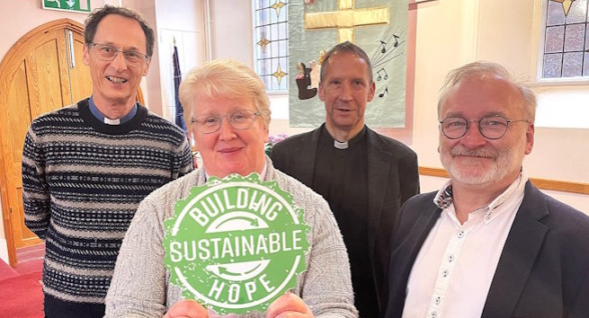 从左至右依次为:亚瑟·哈博特尔牧师、金·赫斯特牧师、莱斯利·牛顿牧师、蒂姆·奥布莱恩。