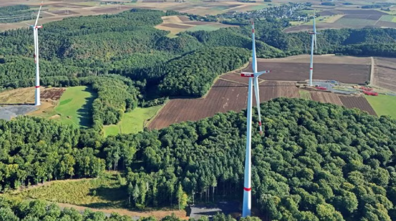 据RWE报道,该遗址拥有可追溯至石器时代的人类居住的考古证据。