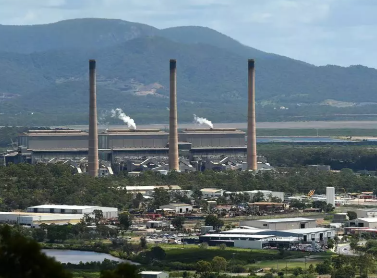 昆士兰州的能源路线图要求燃煤电厂至少持续使用到2046年。