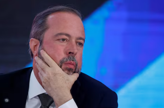 2024年10月25日，巴西矿业和能源部长亚历山大·席尔韦拉出席在巴西利亚举行的仪式。