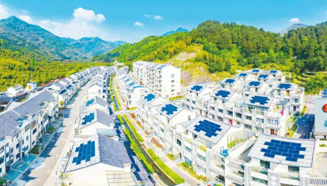 图为宁波市海曙区龙观乡李岙村屋顶分布式光伏项目。