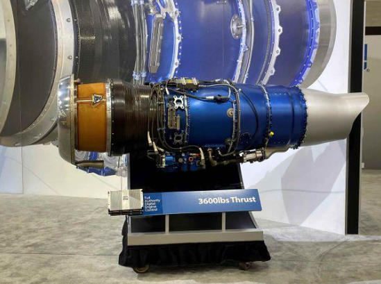 FJ44-4A 的一个版本被选用于 SyberJet SJ36，并在 NBAA-BACE 2025 上展示了专为 Pilatus PC-24 设计的被动推力偏转喷嘴。