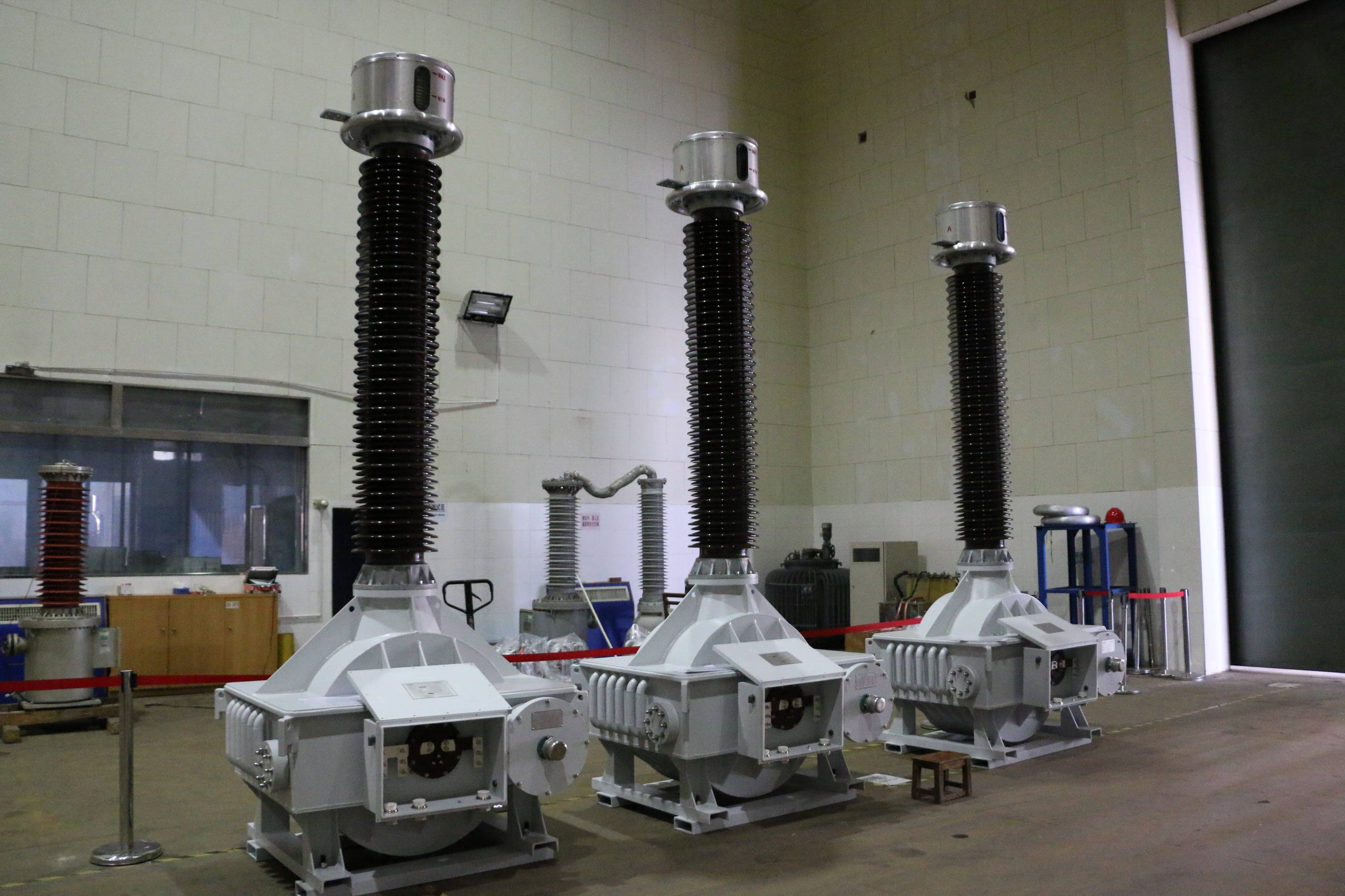 Transformador de voltaje para estación de conversión con tomas de corriente de 220 kV (aislamiento de aceite)