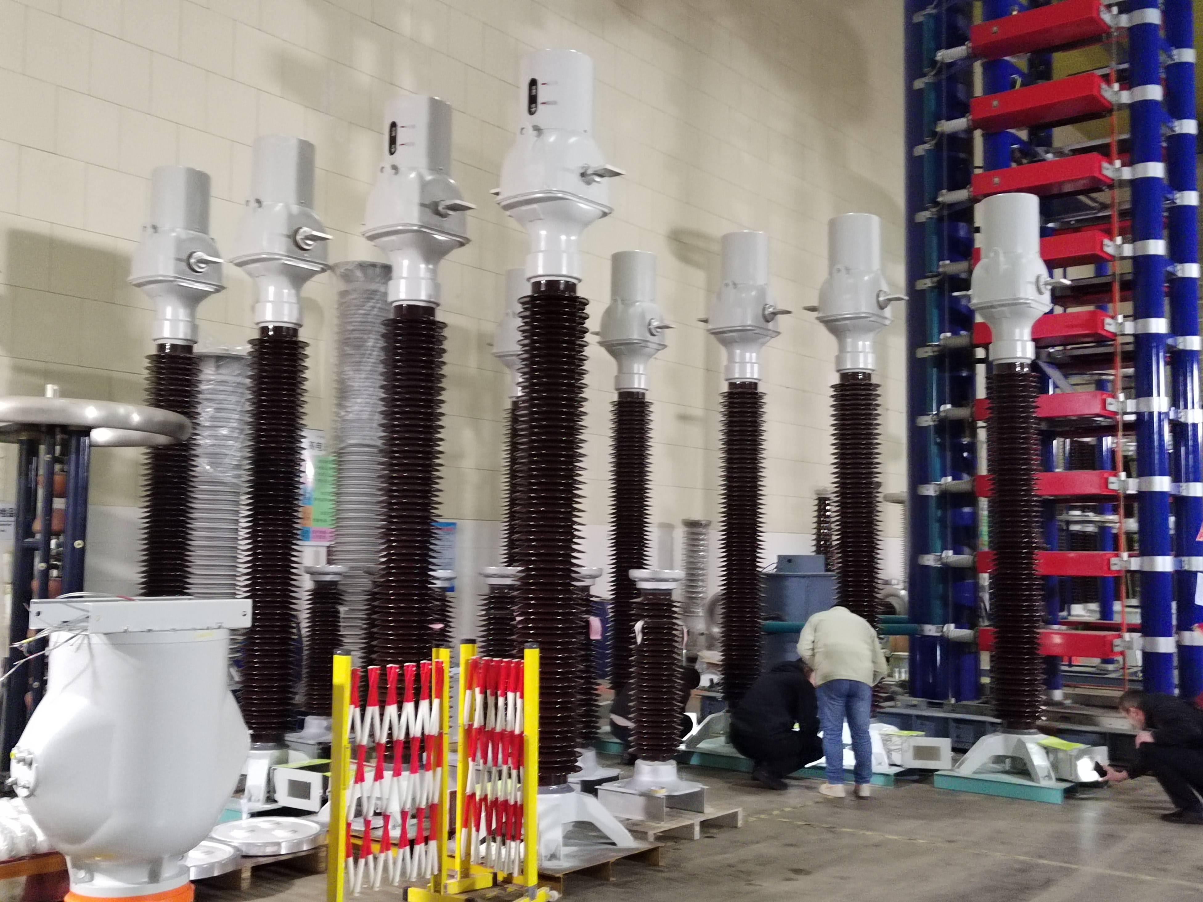 330kV 电流互感器(油绝缘)