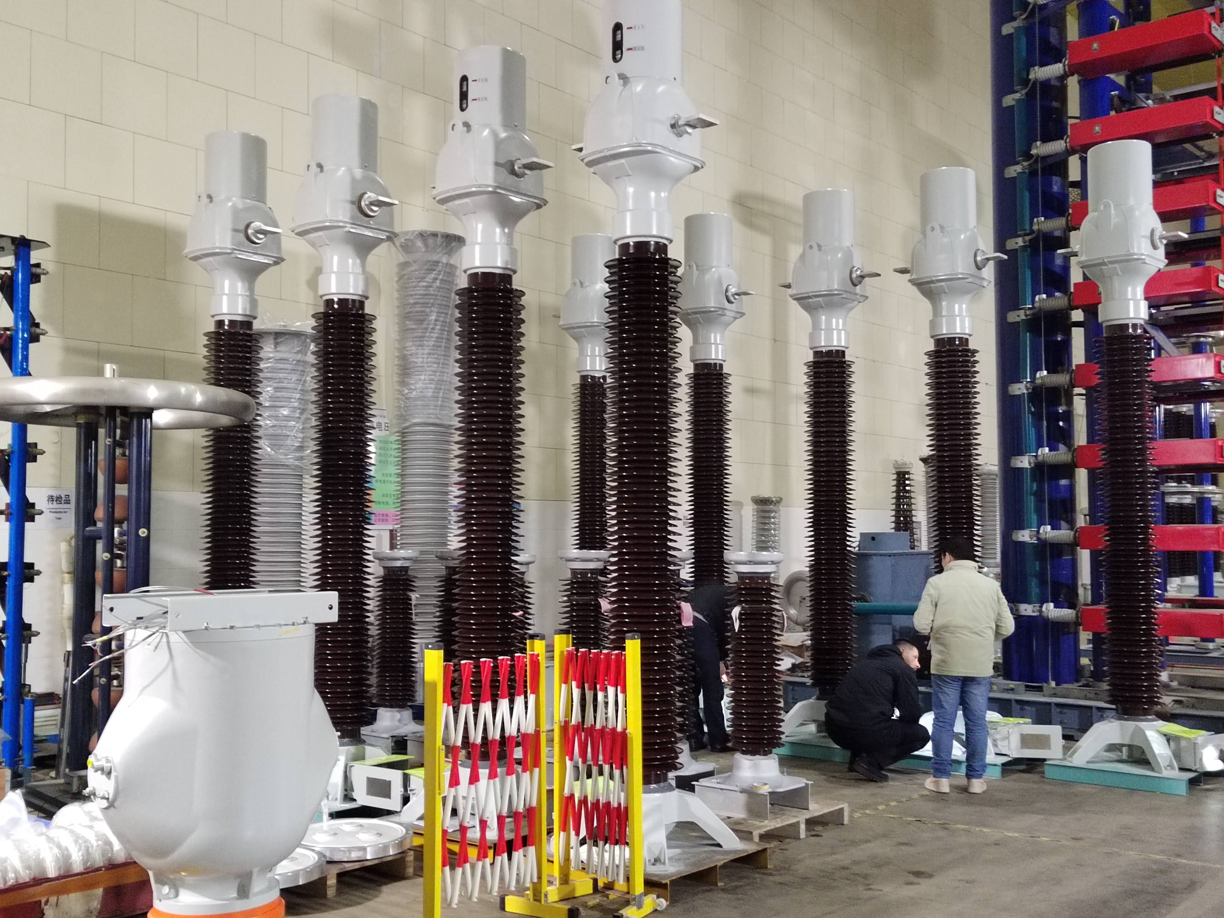 330kV 电流互感器(油绝缘)