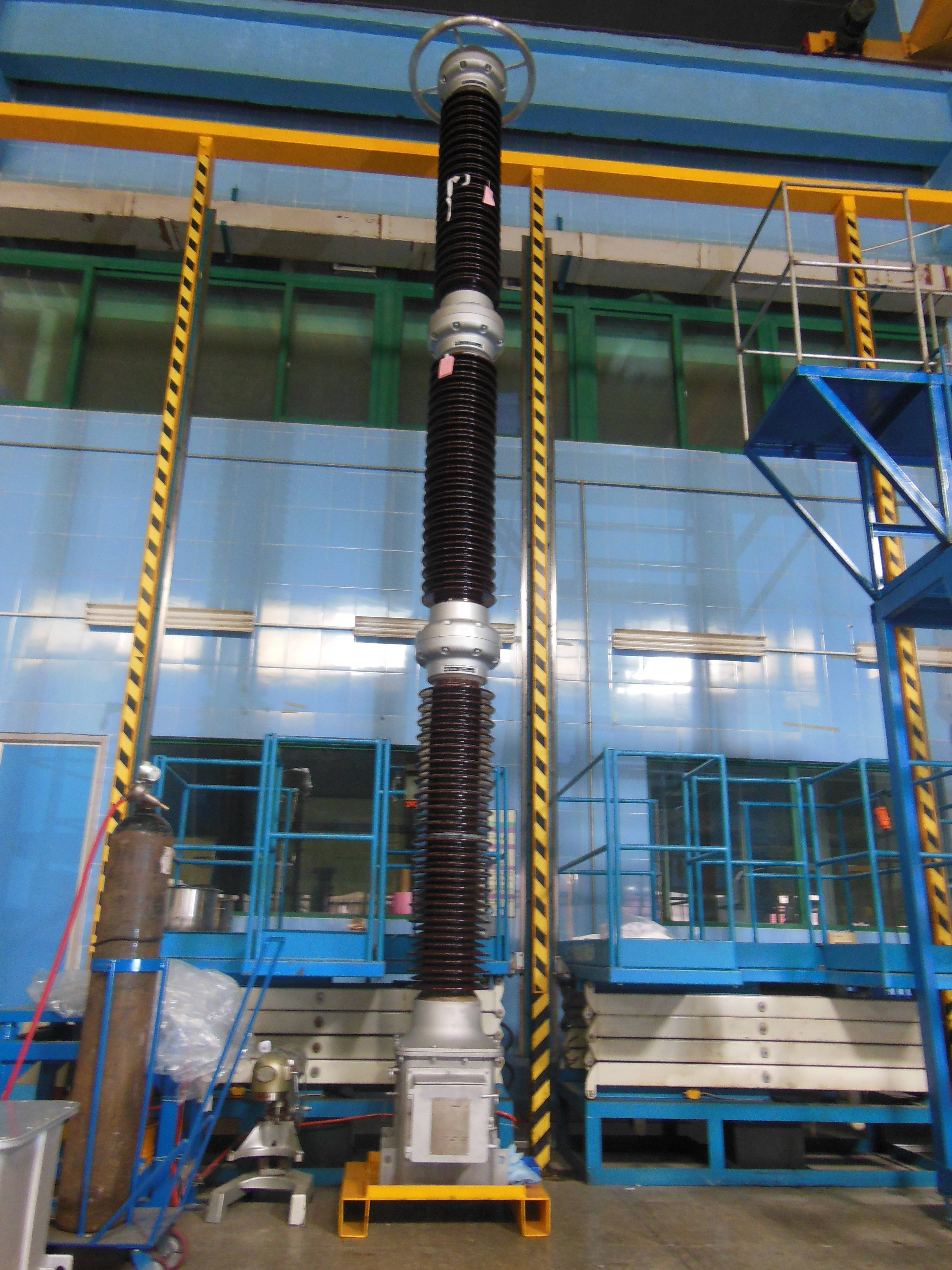 500kV电容式电压互感器(油绝缘)