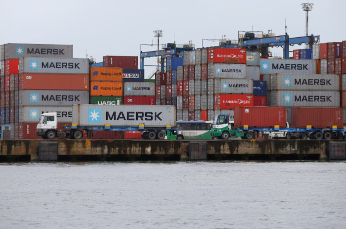 2019年9月23日,巴西桑托斯港停泊着马士基集装箱。