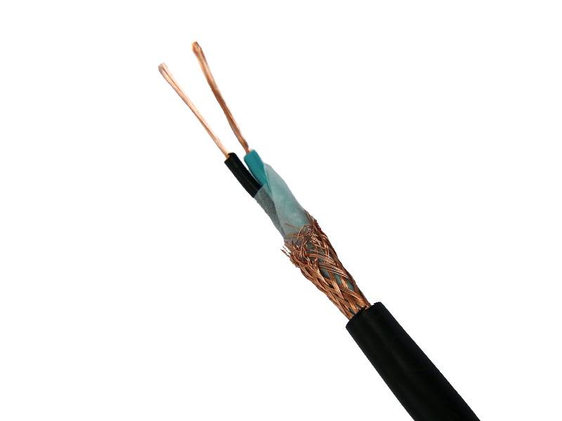 Nennspannung 450 V, 750 V und darunter, PVC-isoliert, zwei- oder mehradrig, geschirmt und ungeschirmt