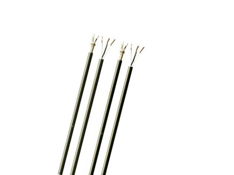 Wechselstromkabel mit Naturstyrol-Butadien-Kautschuk-Isolierung für Lokomotiven und Schienenfahrzeuge bis 3 kV