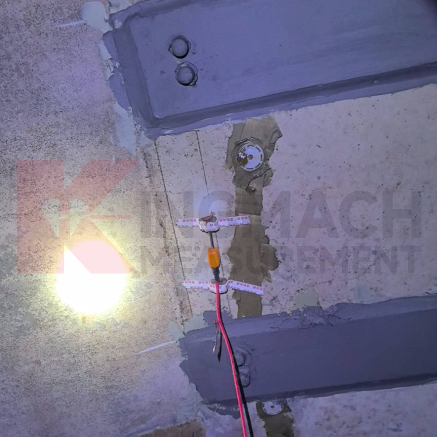 Surface-mounted Intelligent Vibrating Wire Strain Gauge