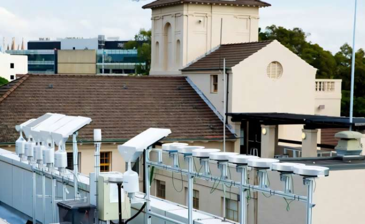 悉尼纳米科学中心屋顶上的实验装置