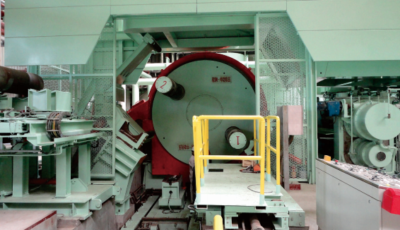 Bobineuse à double mandrin pour ligne combinée de décapage et laminage