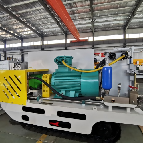 Power plunger pump used in underground mud pump truck