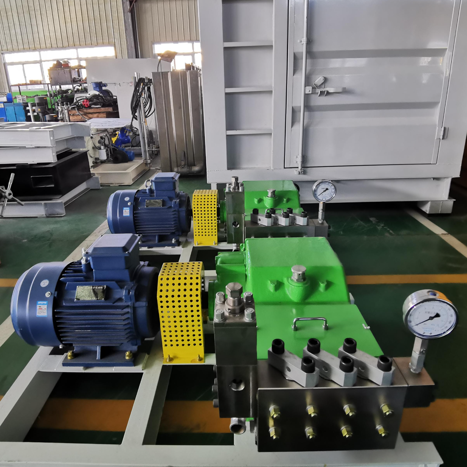 High pressure plunger pump for metal pipe pressure testing