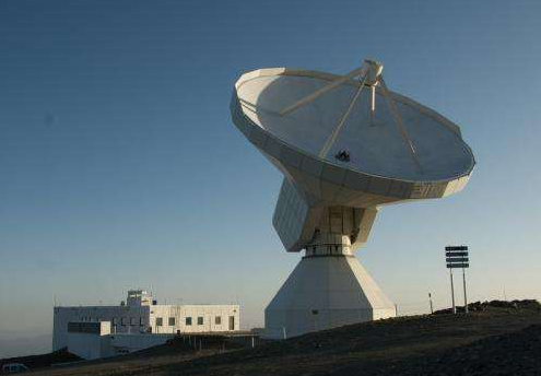 用于观测的射电望远镜是位于西班牙内华达山脉格拉纳达附近的IRAM 30米射电望远镜。