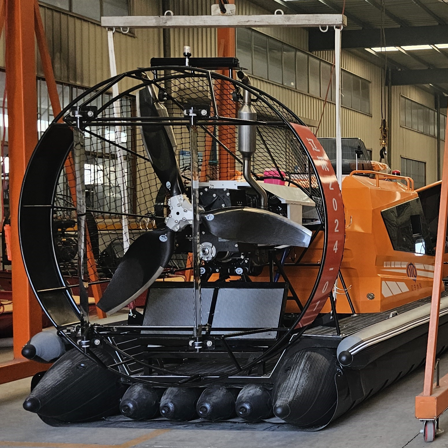 复合材质空气动力浅水冰雪两栖艇