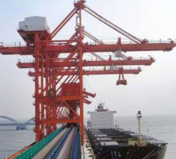 Descargador de Barcos Puente con Garra