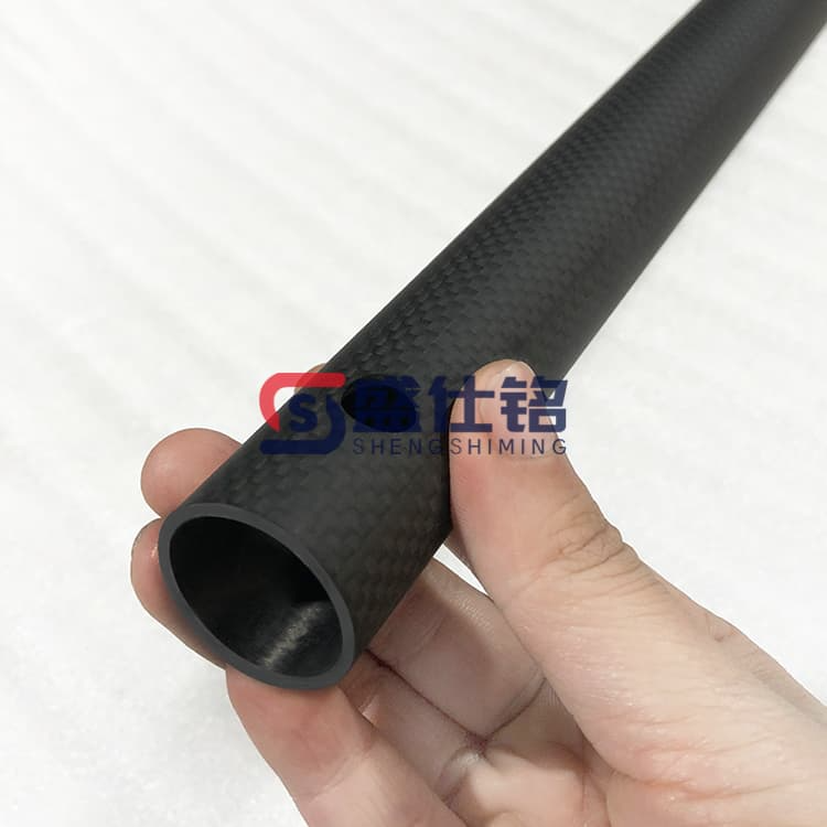 碳纤维圆管（带孔款）高强度  易安装 工业结构件减重优选