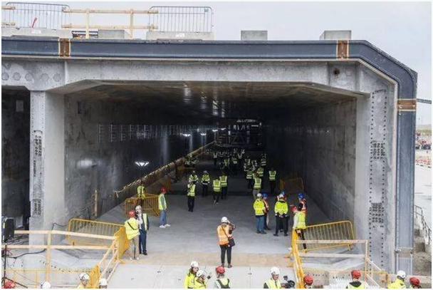 高速公路隧道施工