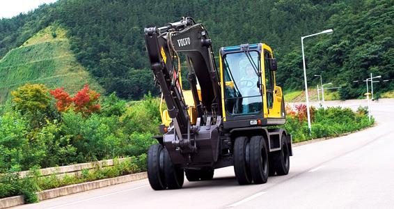 轮式挖掘机 EW145B