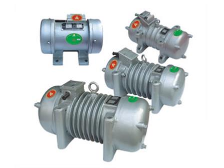 附着式混凝土振动器