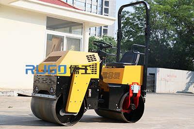 1吨座驾压路机