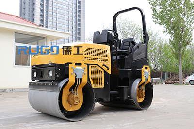 3吨座驾小型压路机