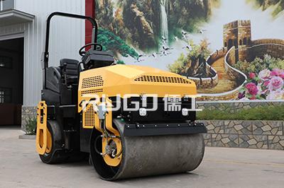3吨前钢轮后胶轮沥青路面压路机（新款）