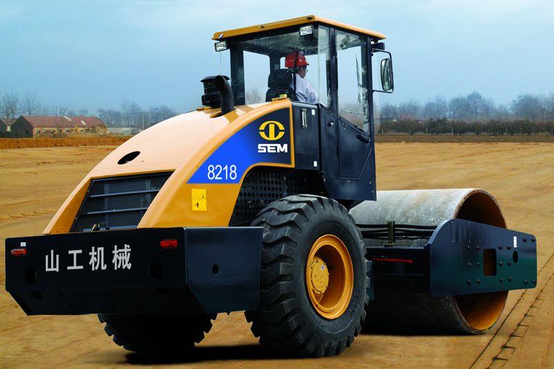 SEM8218压路机