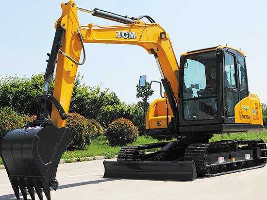 小型挖掘机