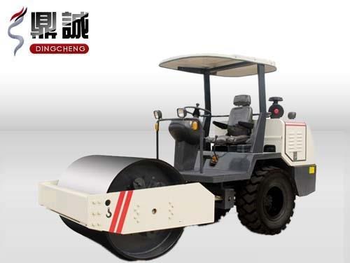 DC-3.5T单钢轮座驾式振动压路机