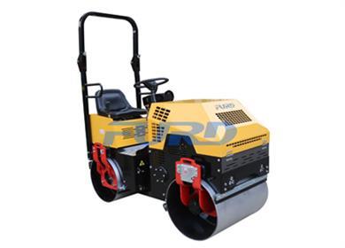 FYL-880 1吨座驾压路机