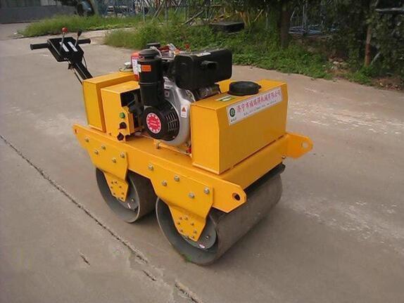 手扶式振动压路机