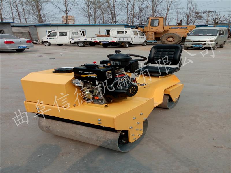 XD-600型双轮方向盘式压路机