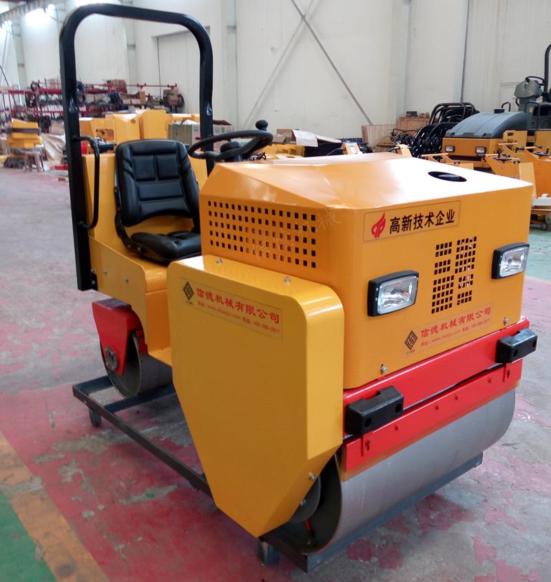 XD-850A小型振动压路机