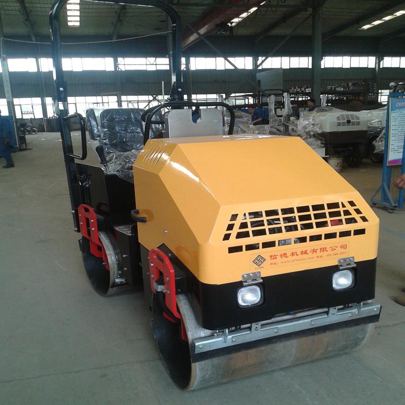 900型全液压小型压路机