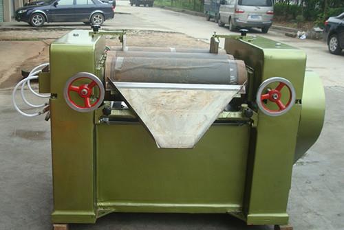 三辊研磨机