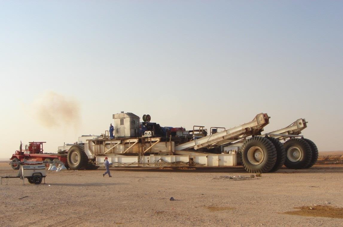 钻机底座整体移运装置