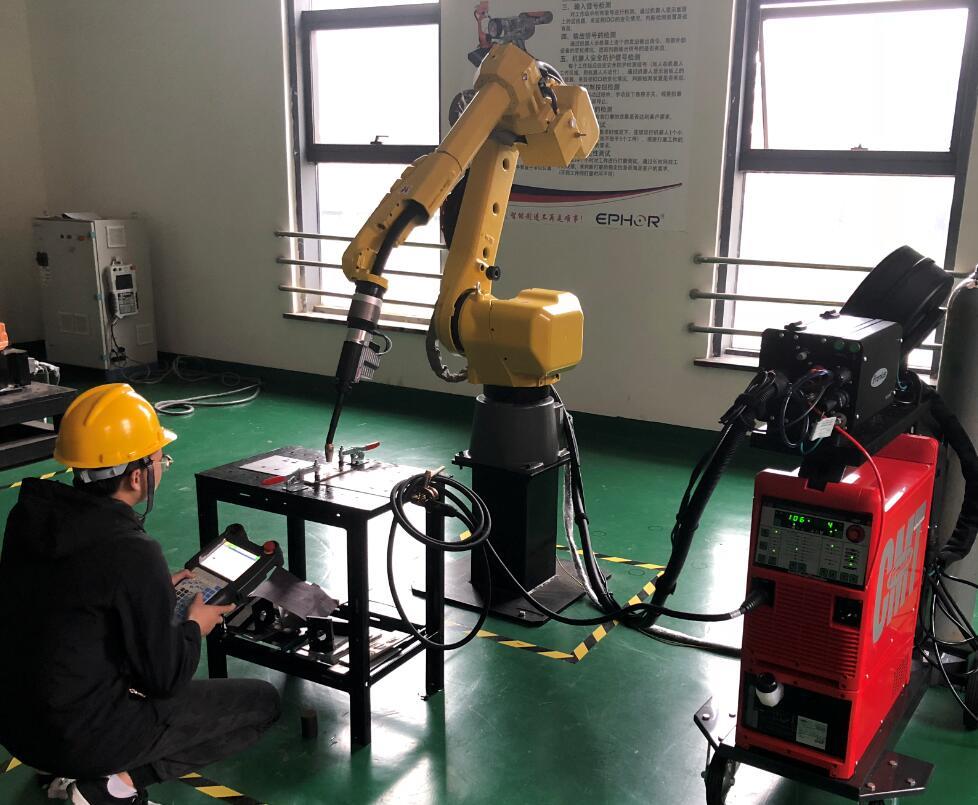 铝模板焊接机器人