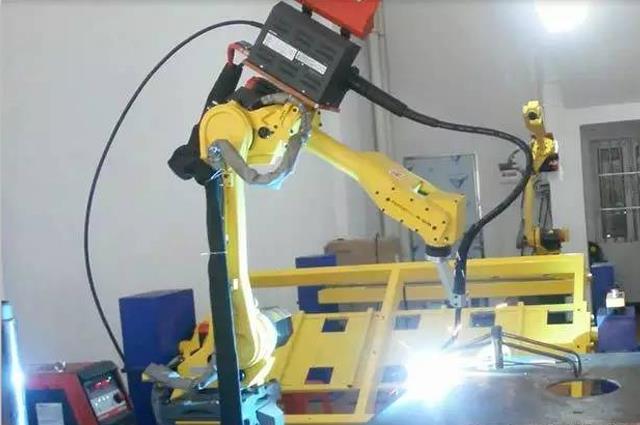 互感箱体焊接机械手