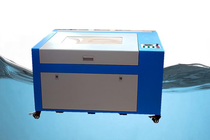 激光雕刻机