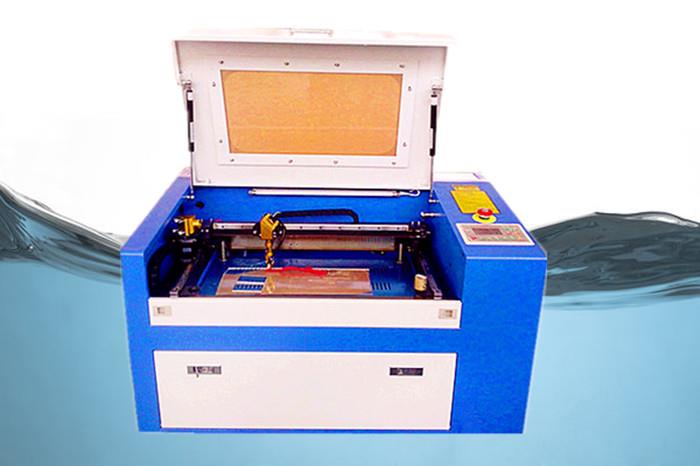 激光雕刻机