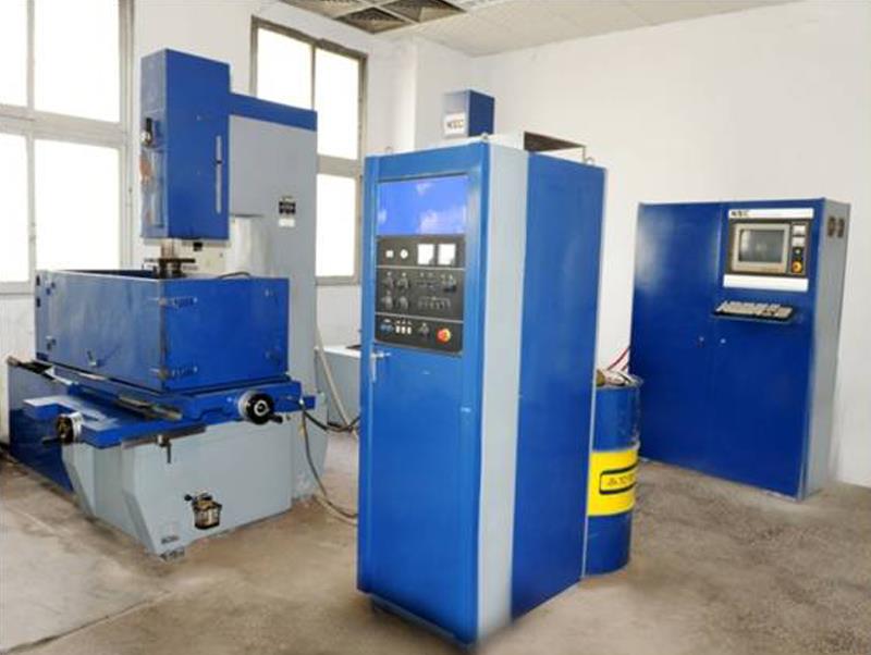 数控电火花成型机